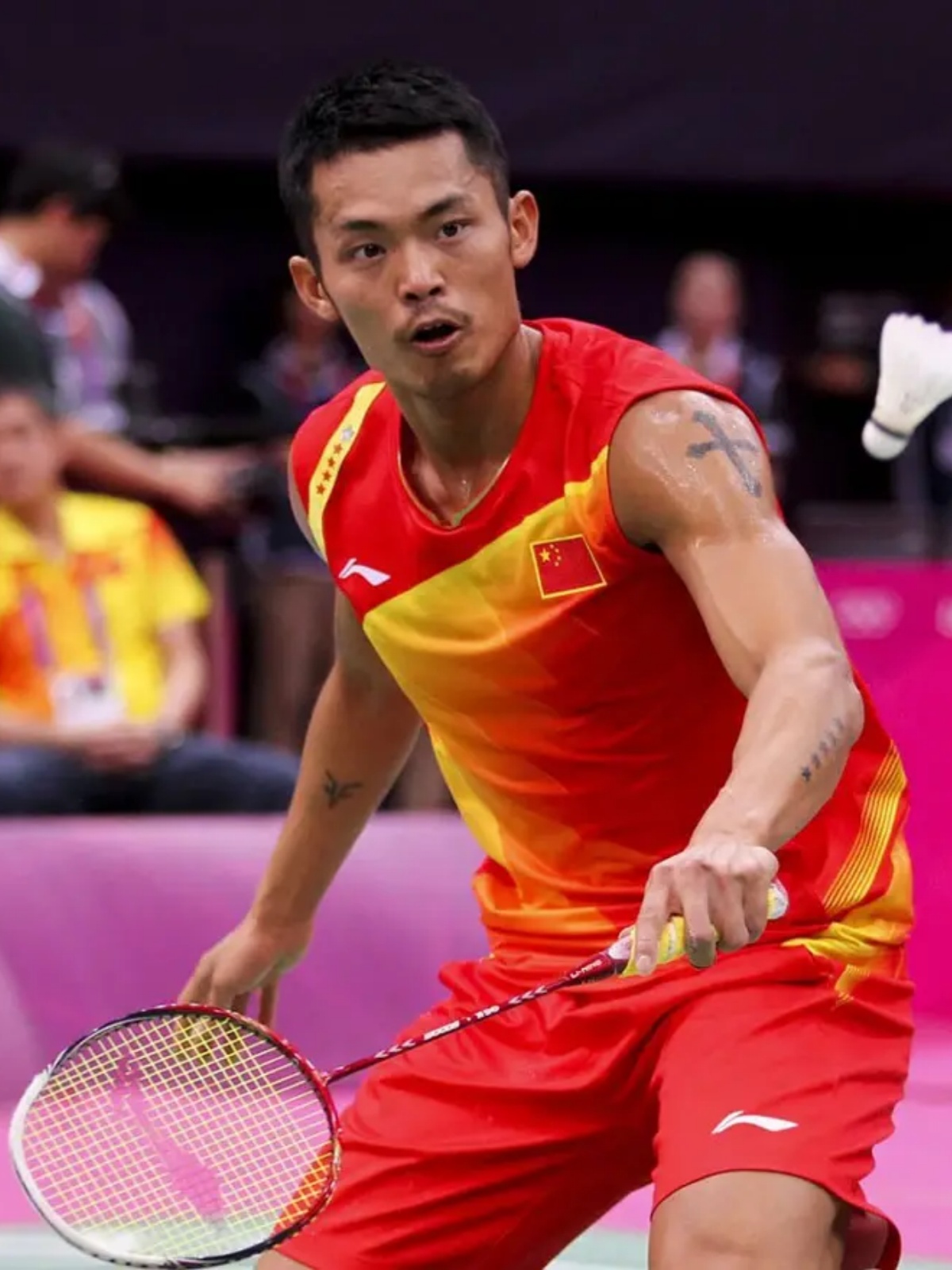 头球解围 头球解围