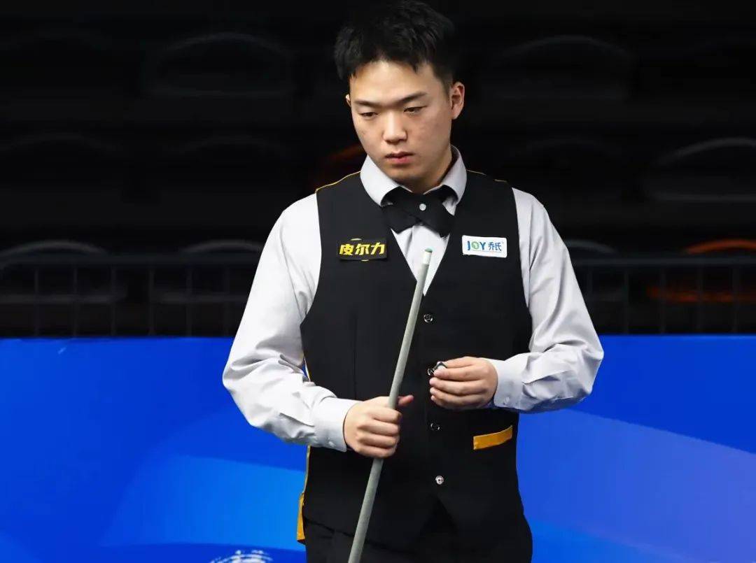 内线球员常 内线球员常