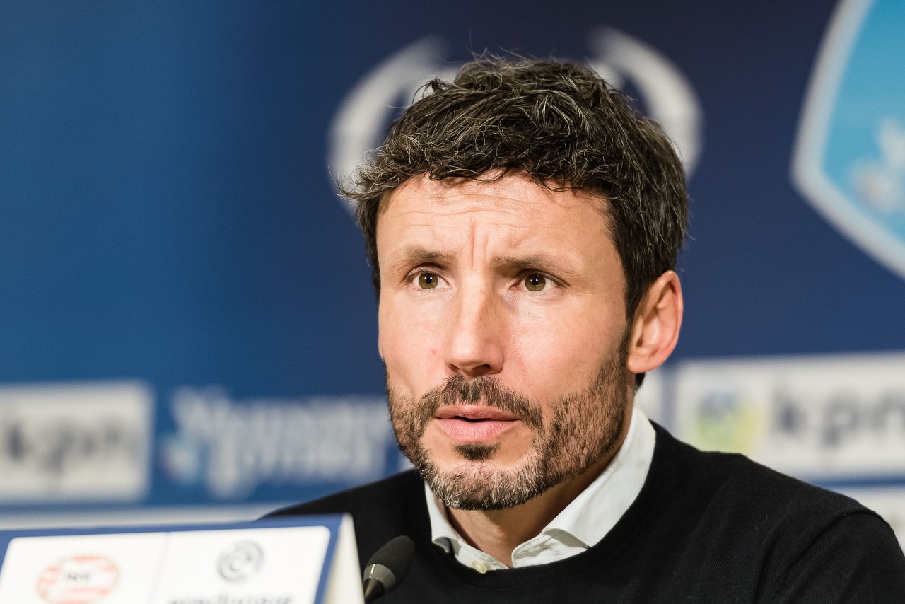 员问中国足 员问中国足